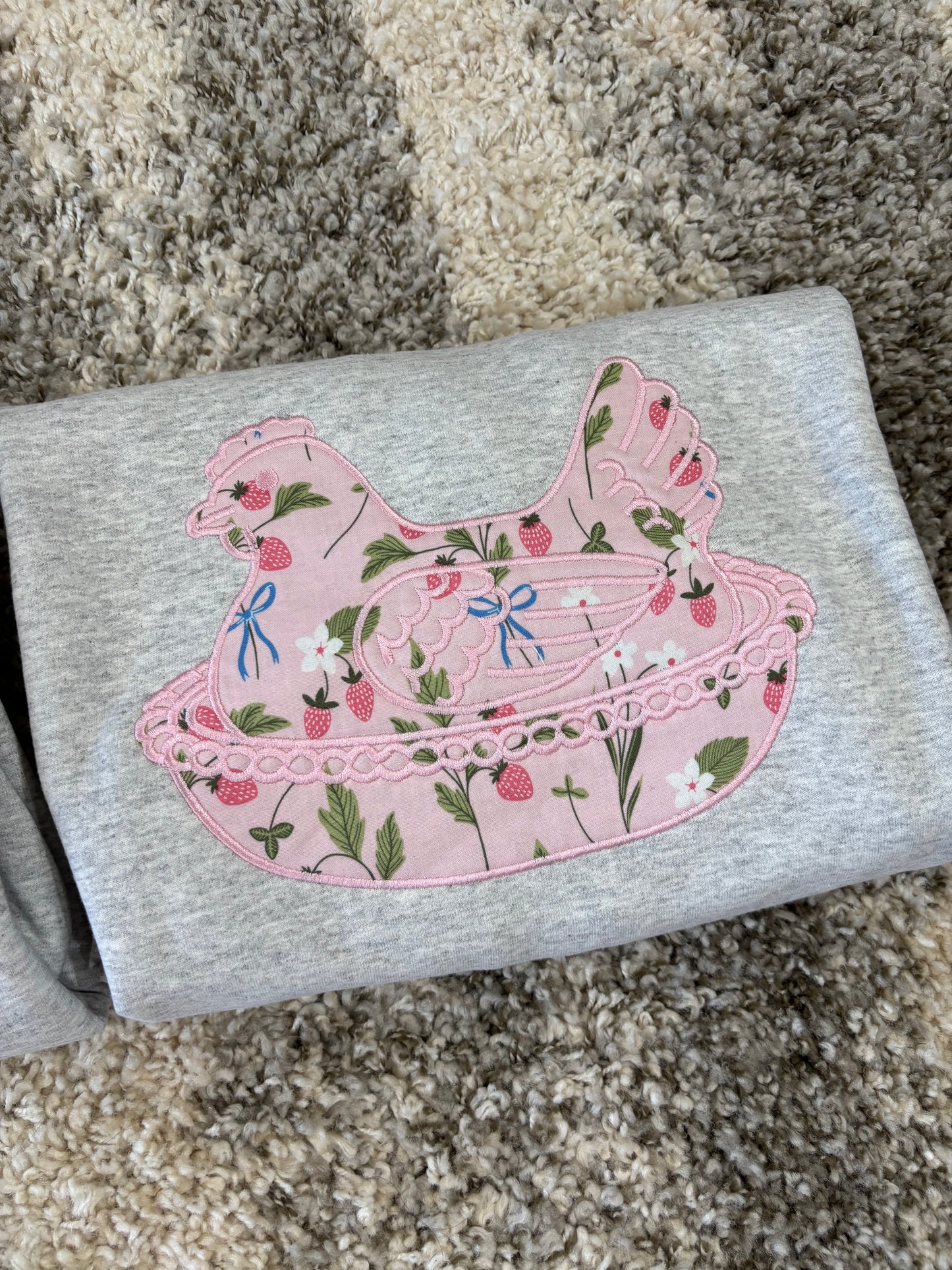 Glass Chicken Sweatshirt Pink